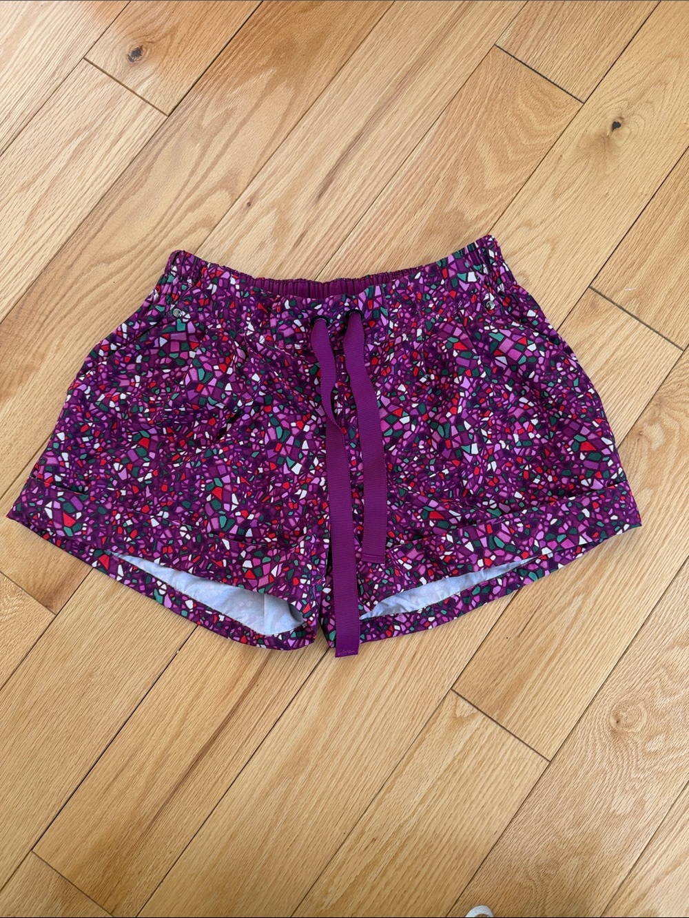 Lululemon Spring Break Away Short - Picture 2 of 14